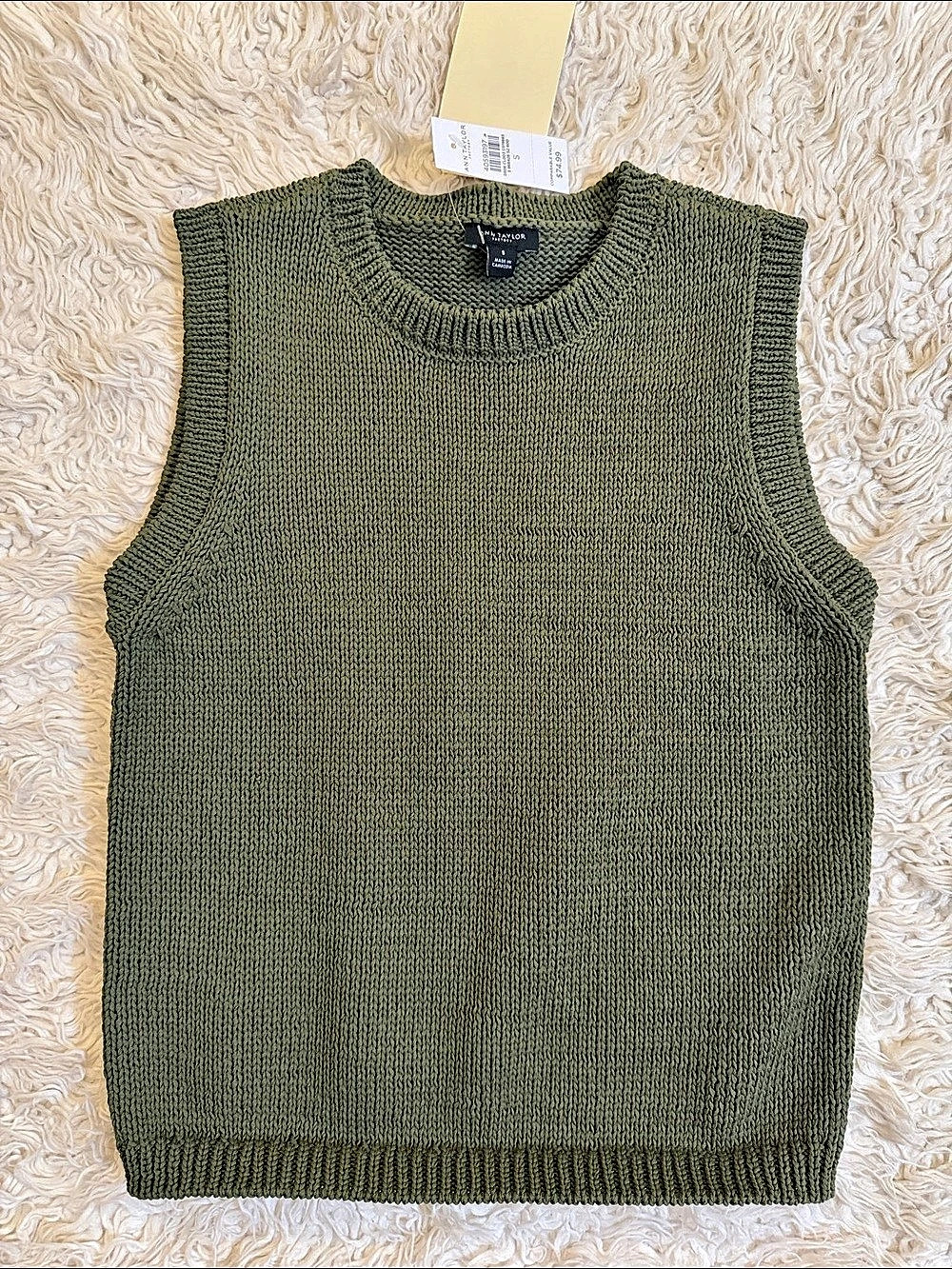 Ann Taylor Factory Crew Neck Sweater Shell Green in size Small NWT